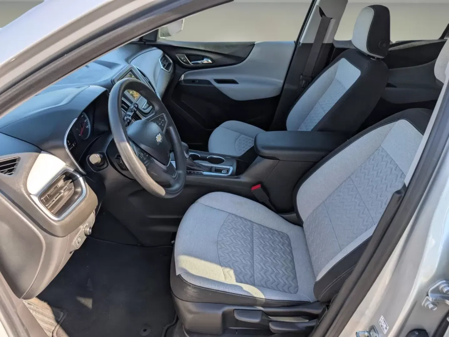 2022 /Medium Ash Gray Chevrolet Equinox LS (3GNAXHEV9NS) with an Other engine, located at 5115 14th Ave., Columbus, GA, 31904, (706) 323-0345, 32.511494, -84.971046 - **Discover Your Perfect Adventure Companion: 2022 Chevrolet Equinox LS at Gils Auto!**<br /> <br /> Are you in search of a reliable SUV that fits seamlessly into your active lifestyle? Look no further than the 2022 Chevrolet Equinox LS, now available at Gils Auto in Phenix City, AL. This versatile s - Photo#13