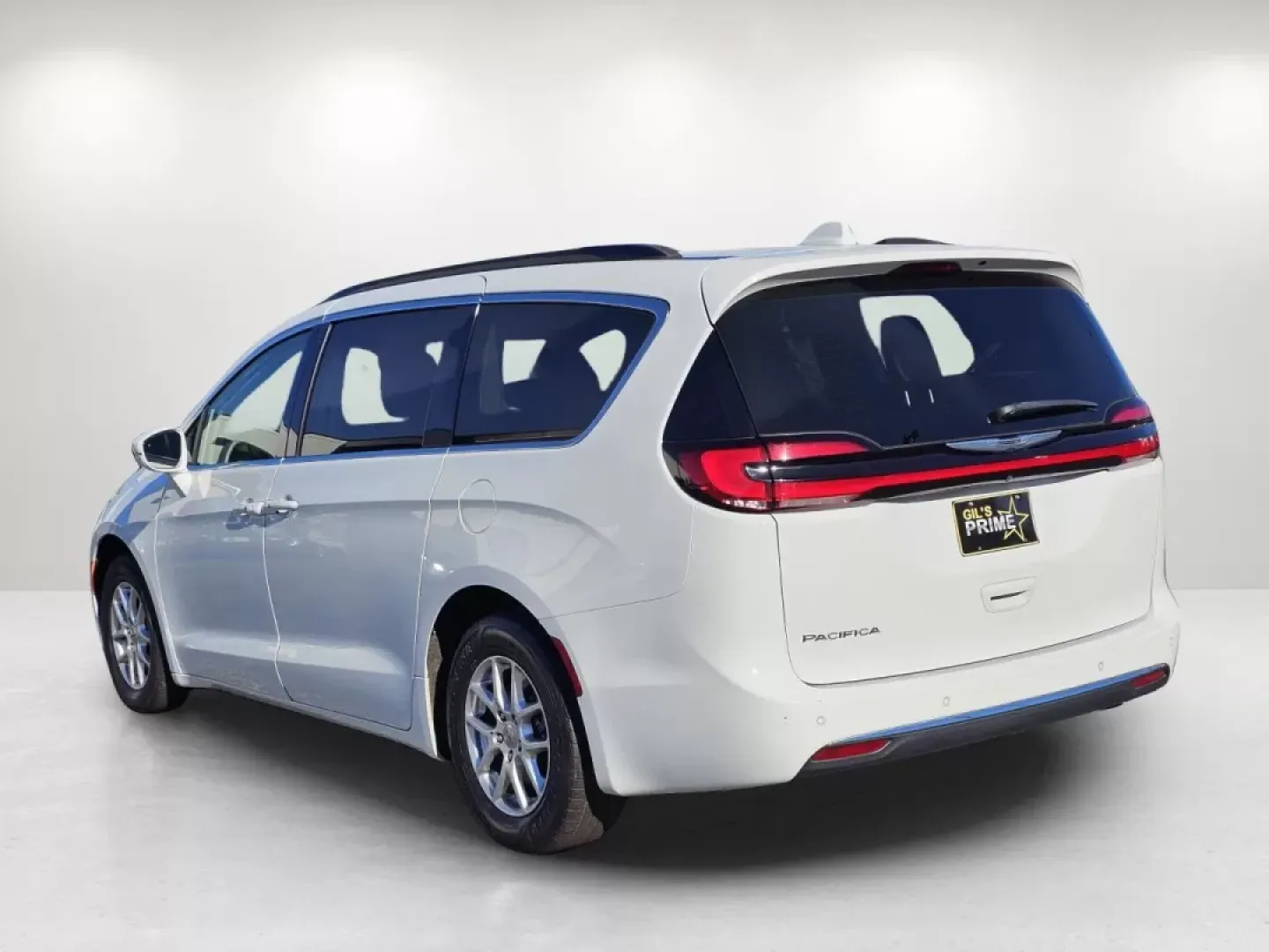 2022 Bright White Clearcoat /Black/Alloy/Black Chrysler Pacifica Touring L (2C4RC1BG2NR) with an Other engine, located at 7000 Northlake Connector, Columbus, GA, 31904, (706) 987-8085, 32.524975, -84.978134 - ### Elevate Your Family Adventures with the 2022 Chrysler Pacifica at Gils Auto - Phenix City!<br /> <br /> Are you ready to transform your family outings and daily commutes into extraordinary journeys? The 2022 Chrysler Pacifica is here to elevate your adventures, making it the perfect vehicle for - Photo#6