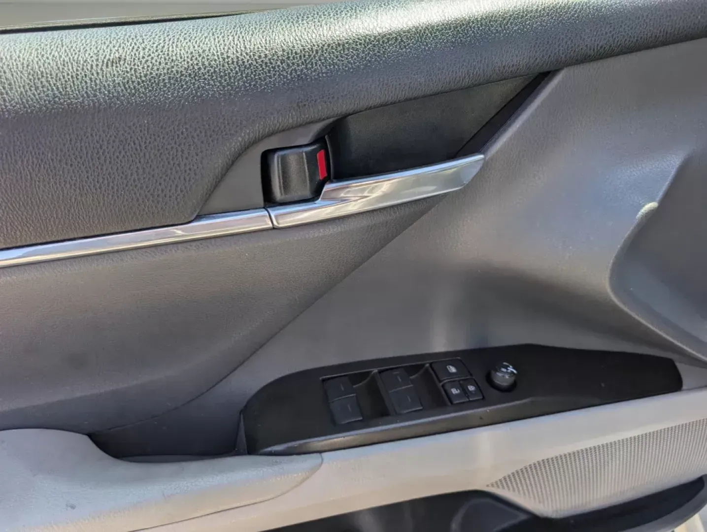 2022 Toyota Camry SE (4T1G11AKXNU) with an Regular Unleaded I-4 2.5 L/152 engine, 8-Speed Automatic w/OD transmission, located at 1430 Gateway Drive, Opelika, AL, 36801, (334) 239-0944, 32.637871, -85.409790 - **Discover Your Next Adventure with the 2022 Toyota Camry SE at Gils Auto Opelika, AL!**<br /> <br /> Are you ready to elevate your daily commute or embark on weekend getaways with style and comfort? Look no further than this stunning **2022 Toyota Camry SE**, the perfect sedan for both family trip - Photo#9