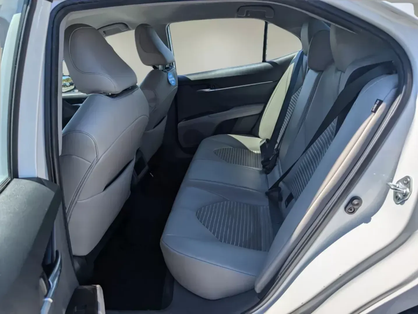 2022 Toyota Camry SE (4T1G11AKXNU) with an Regular Unleaded I-4 2.5 L/152 engine, 8-Speed Automatic w/OD transmission, located at 1430 Gateway Drive, Opelika, AL, 36801, (334) 239-0944, 32.637871, -85.409790 - **Discover Your Next Adventure with the 2022 Toyota Camry SE at Gils Auto Opelika, AL!**<br /> <br /> Are you ready to elevate your daily commute or embark on weekend getaways with style and comfort? Look no further than this stunning **2022 Toyota Camry SE**, the perfect sedan for both family trip - Photo#11