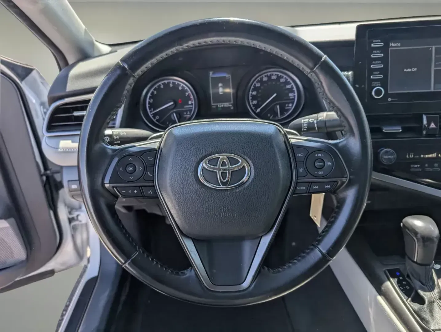 2022 Toyota Camry SE (4T1G11AKXNU) with an Regular Unleaded I-4 2.5 L/152 engine, 8-Speed Automatic w/OD transmission, located at 1430 Gateway Drive, Opelika, AL, 36801, (334) 239-0944, 32.637871, -85.409790 - **Discover Your Next Adventure with the 2022 Toyota Camry SE at Gils Auto Opelika, AL!**<br /> <br /> Are you ready to elevate your daily commute or embark on weekend getaways with style and comfort? Look no further than this stunning **2022 Toyota Camry SE**, the perfect sedan for both family trip - Photo#16
