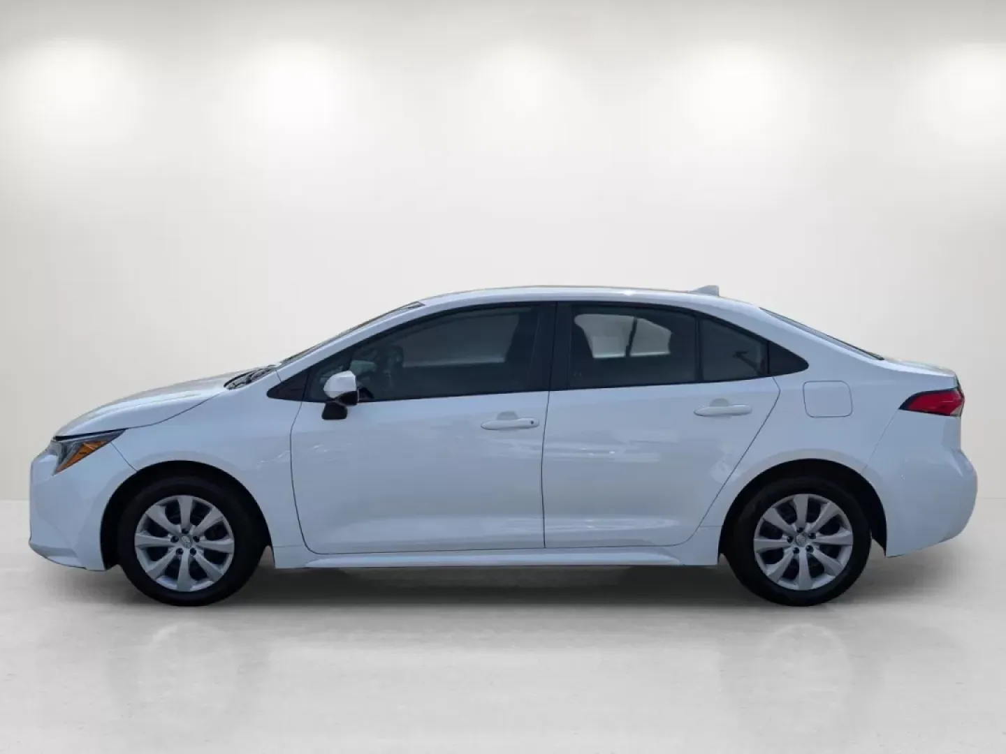 2022 Toyota Corolla LE (5YFEPMAE4NP) with an Other engine, located at 7000 Northlake Connector, Columbus, GA, 31904, (706) 987-8085, 32.524975, -84.978134 - Unlock the door to your next adventure with the 2022 Toyota Corolla LE, the ultimate sedan designed for budget-conscious buyers and busy lifestyles. Whether you're commuting to work, running errands around Prattville, or embarking on a spontaneous weekend getaway, this vehicle balances style, effici - Photo#1