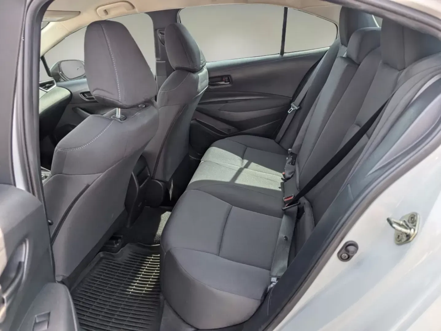 2022 Toyota Corolla LE (5YFEPMAE4NP) with an Other engine, located at 7000 Northlake Connector, Columbus, GA, 31904, (706) 987-8085, 32.524975, -84.978134 - Unlock the door to your next adventure with the 2022 Toyota Corolla LE, the ultimate sedan designed for budget-conscious buyers and busy lifestyles. Whether you're commuting to work, running errands around Prattville, or embarking on a spontaneous weekend getaway, this vehicle balances style, effici - Photo#10