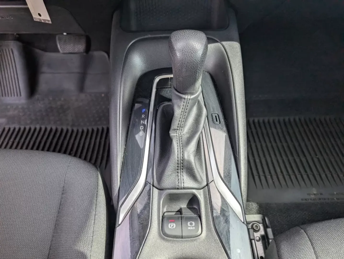 2022 Toyota Corolla LE (5YFEPMAE4NP) with an Other engine, located at 7000 Northlake Connector, Columbus, GA, 31904, (706) 987-8085, 32.524975, -84.978134 - Unlock the door to your next adventure with the 2022 Toyota Corolla LE, the ultimate sedan designed for budget-conscious buyers and busy lifestyles. Whether you're commuting to work, running errands around Prattville, or embarking on a spontaneous weekend getaway, this vehicle balances style, effici - Photo#13