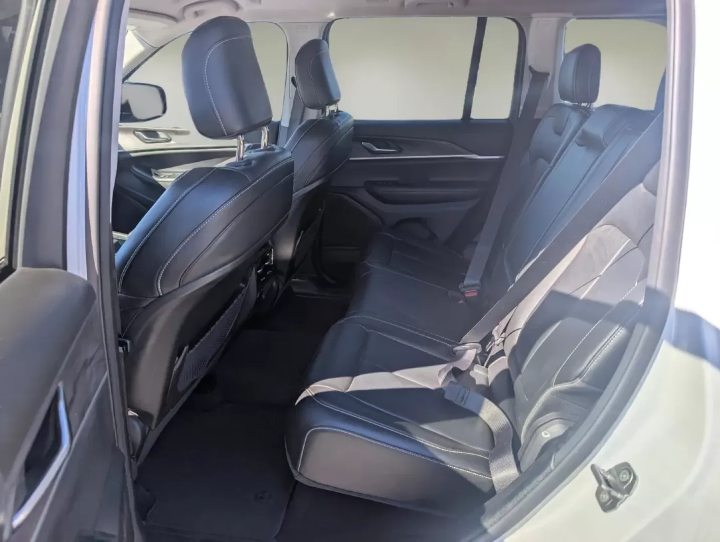 2023 /Global Black Jeep Grand Cherokee Limited (1C4RJGBG7PC) with an Other engine, located at 3959 U.S. 80 W, Phenix City, AL, 36870, (334) 297-4885, 32.469296, -85.135185 - **Explore the 2023 Jeep Grand Cherokee Limited: Your Ticket to Adventure in Phenix City!**<br /> <br /> Are you ready for your next adventure? The 2023 Jeep Grand Cherokee Limited isn't just a vehicle; it's your gateway to freedom. Whether you're navigating the bustle of daily life or setting off on - Photo#9